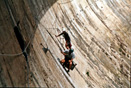 trabajo acrobatico en presa de Camarasa